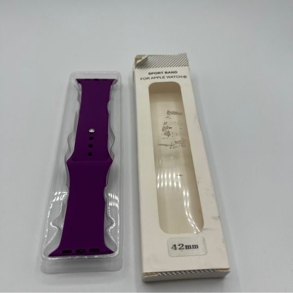 Women's Silicone Solid Color Apple Watch Strap in Purple 42mm - Picture 4 of 5
